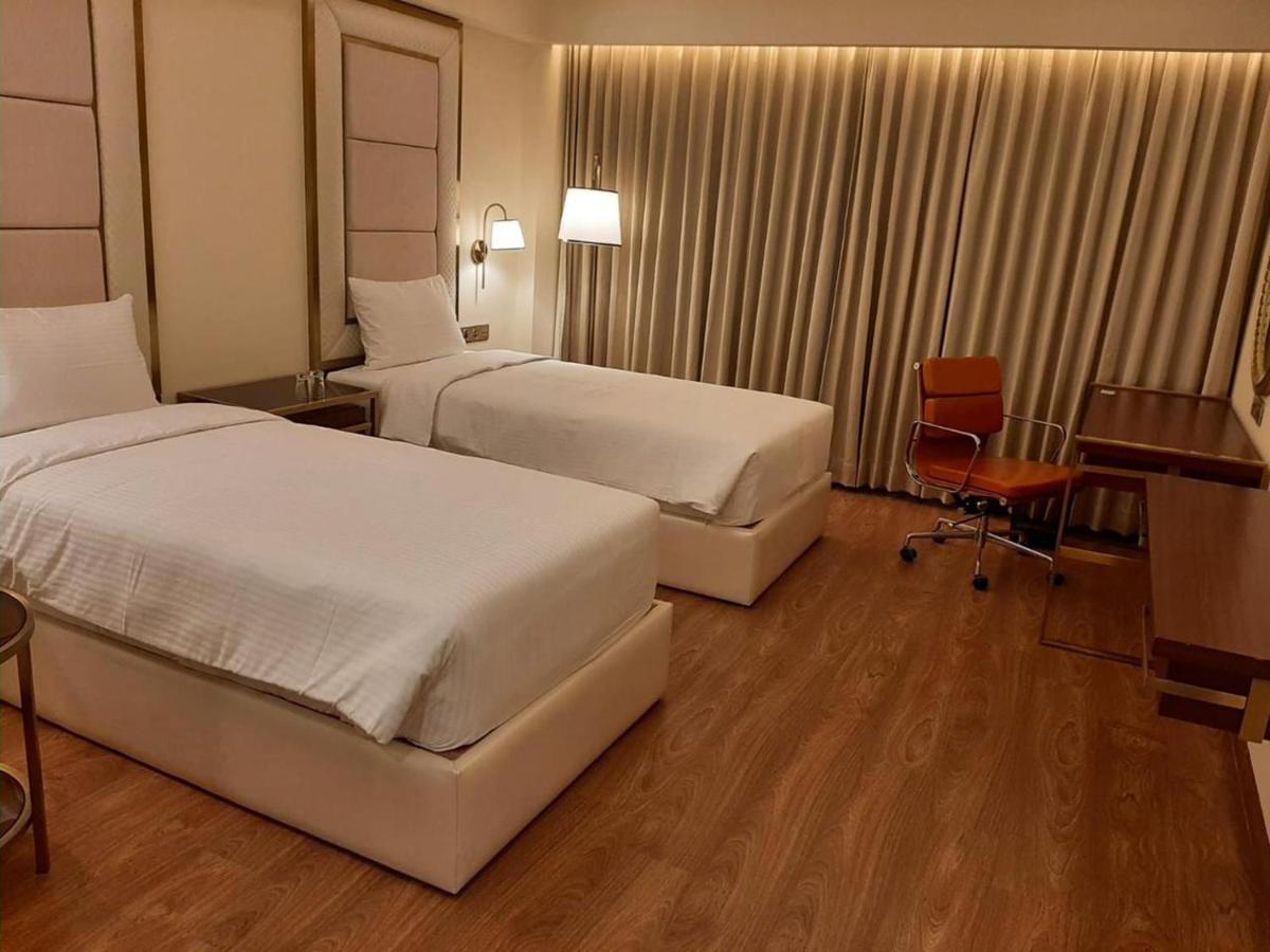 Kay-Em Spectra Hotel Chennai Ngoại thất bức ảnh